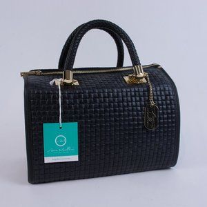 ANNA MARELLINI LEATHER PURSE. BAG ZIPPER . BLACK HANDBAG